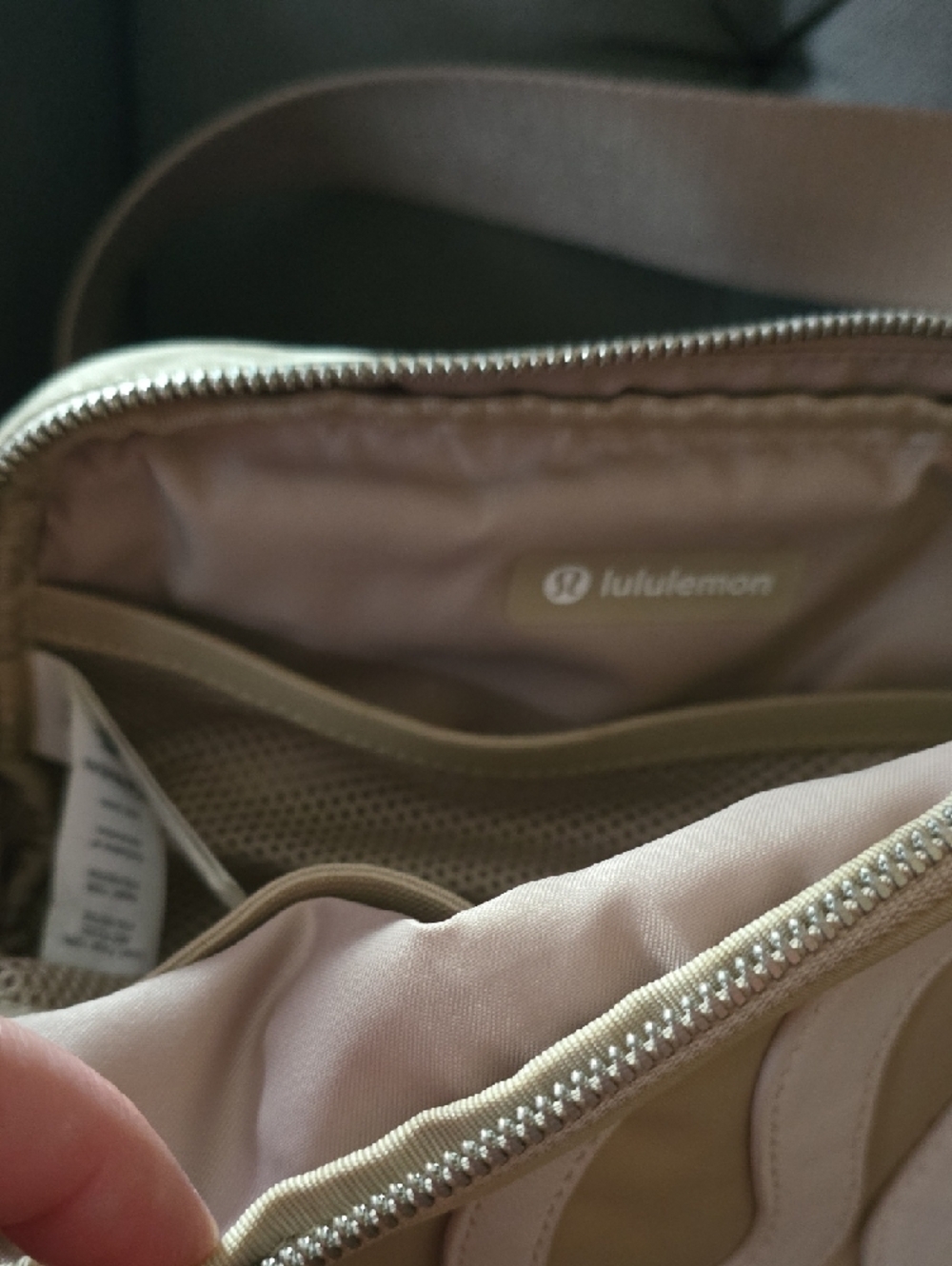 lululemon athletica Beige Belt Bag with White Logo Accent - Picture 3 of 7